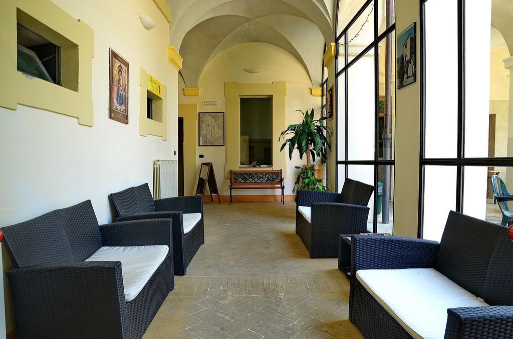 Ostello Palazzo Pierantoni Foligno Eksteriør billede