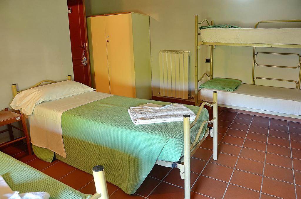 Ostello Palazzo Pierantoni Foligno Eksteriør billede