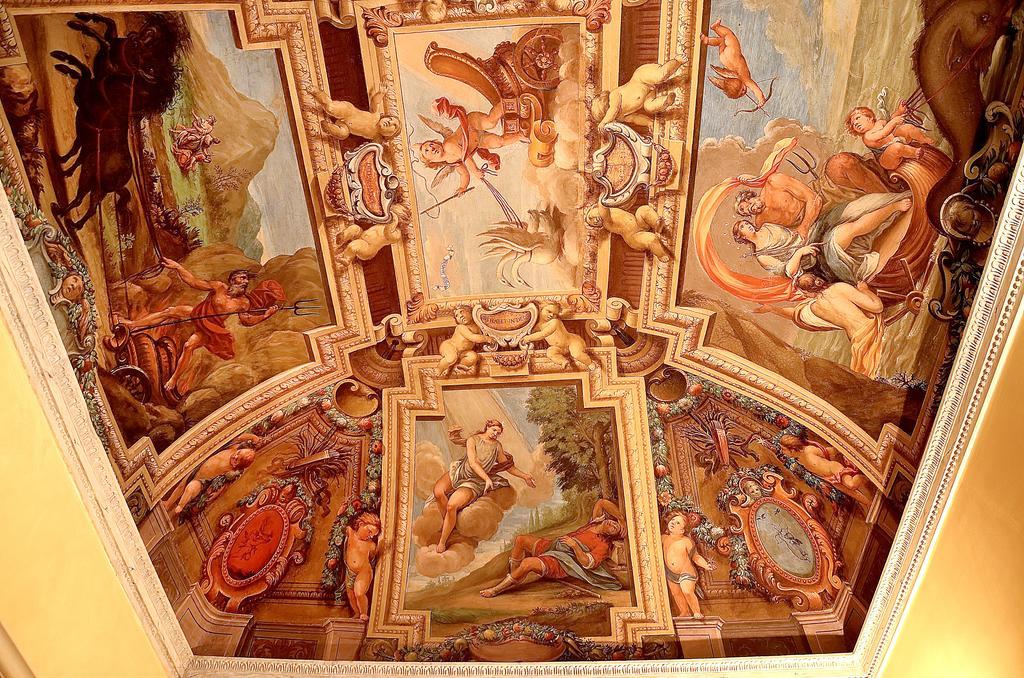 Ostello Palazzo Pierantoni Foligno Eksteriør billede