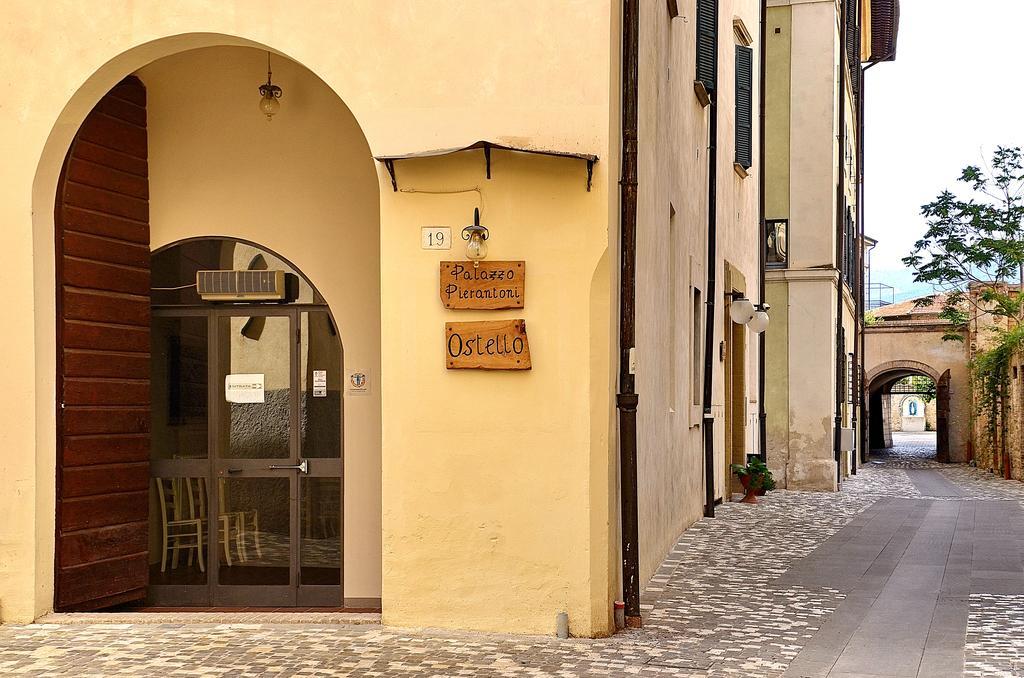 Ostello Palazzo Pierantoni Foligno Eksteriør billede