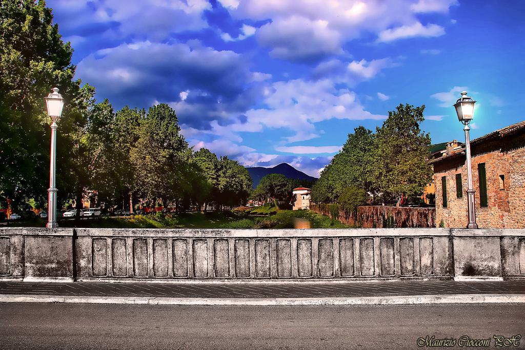 Ostello Palazzo Pierantoni Foligno Eksteriør billede