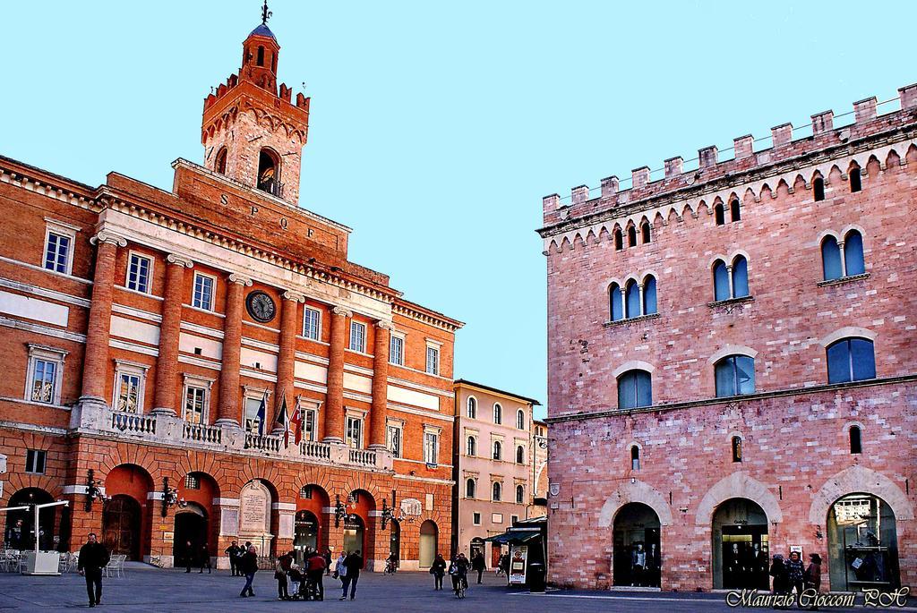 Ostello Palazzo Pierantoni Foligno Eksteriør billede