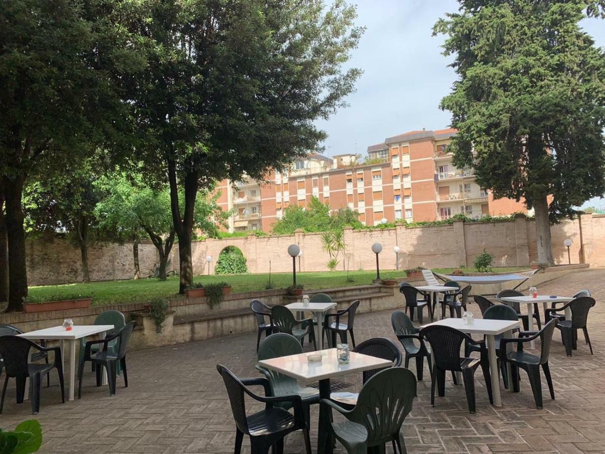 Ostello Palazzo Pierantoni Foligno Eksteriør billede