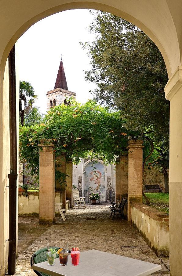 Ostello Palazzo Pierantoni Foligno Eksteriør billede